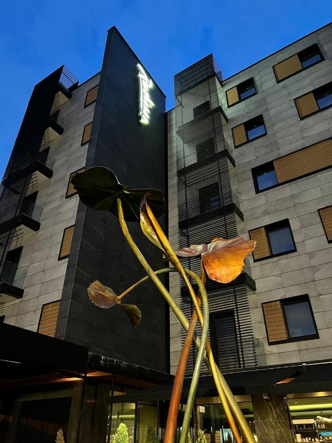 Radisson Hotel Nola Naples エクステリア 写真