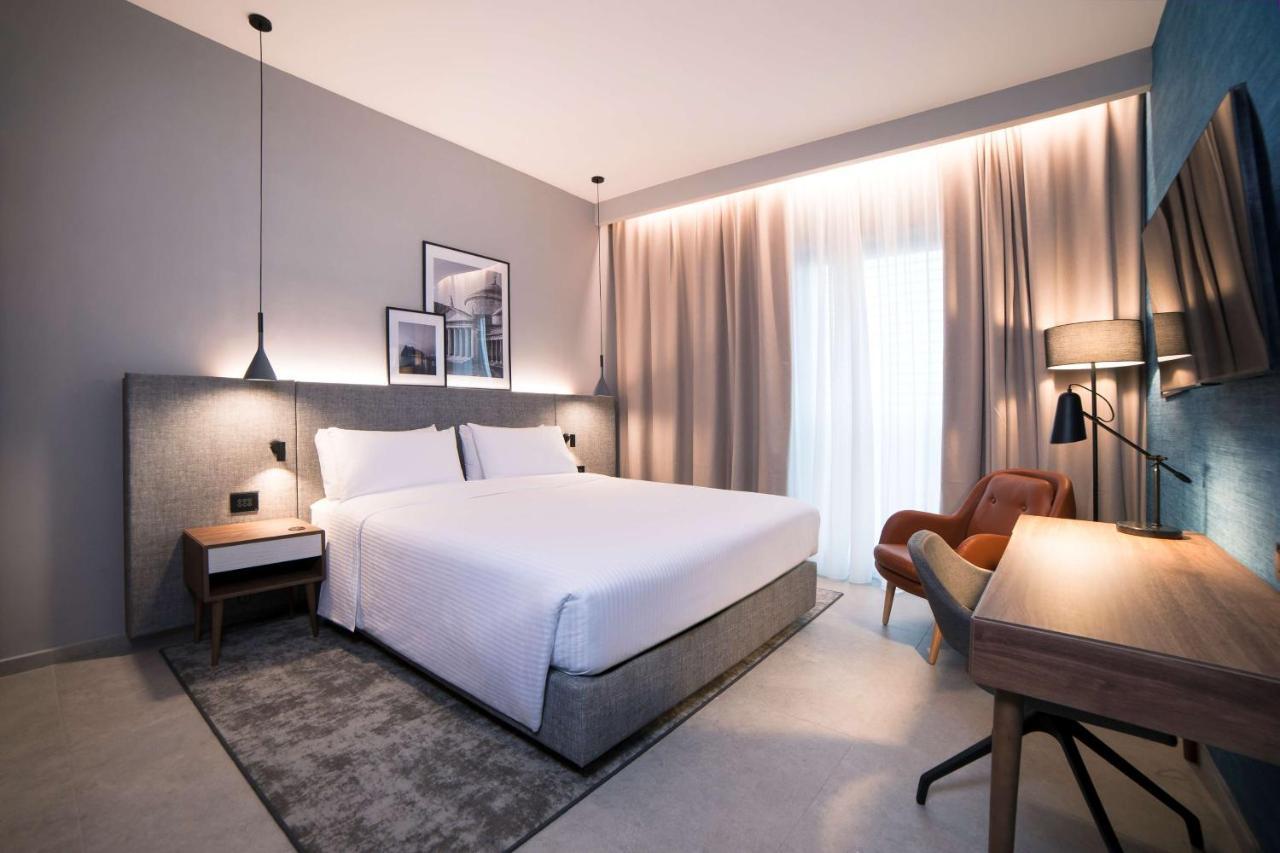 Radisson Hotel Nola Naples エクステリア 写真